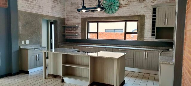 To Let 4 Bedroom Property for Rent in The Coves North West